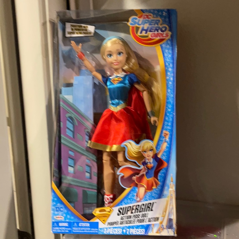 DC Superhero girls Supergirl